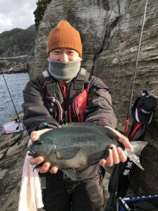 金田仁仁様～西伊豆・仁科 カーゴー/口太メジナ40.1cm～