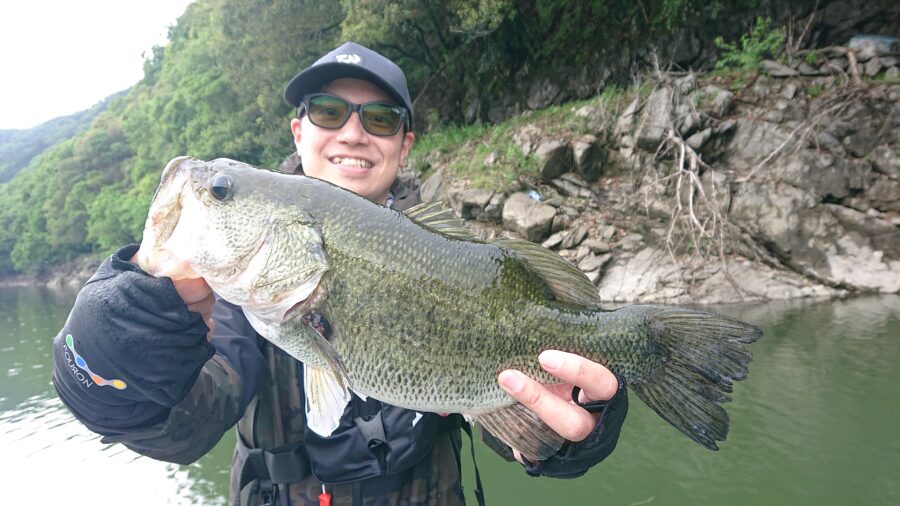 スタッフ吉田君釣行記～津久井湖/吉田・ブラックバス20-43cm/7匹～
