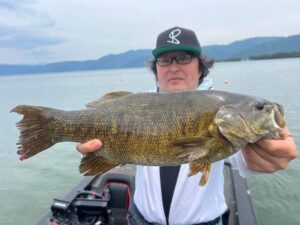 山木様～猪苗代湖/スモールマウスバス41～44cm2匹～