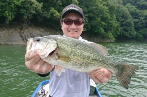 スタッフ吉田君釣行記～津久井湖/3人でブラックバス…15-41cm/15匹～