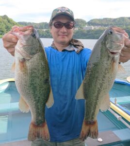 スタッフ吉田君釣行記～津久井湖/ブラックバス25～46cm16匹以上他～