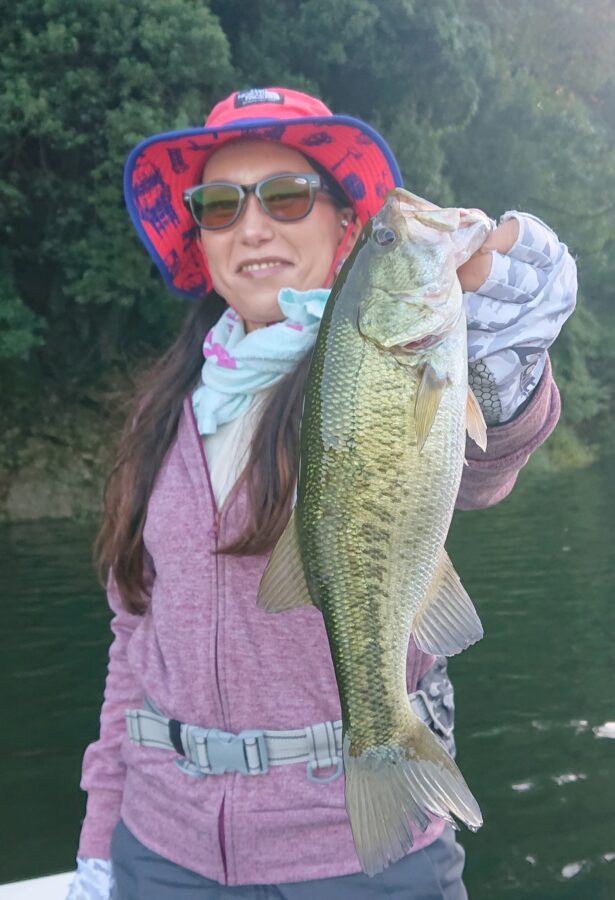 スタッフ吉田君釣行記～津久井湖/ブラックバス26～49cm7匹・ワカサギ約30匹～