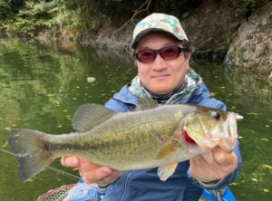 スタッフ吉田君釣行記～津久井湖/バス38cmと40cm2匹～