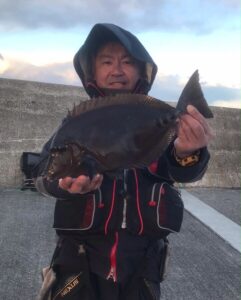 スタッフ小澤釣行記～初島第一漁港/口太メジナ30〜35cm5枚～