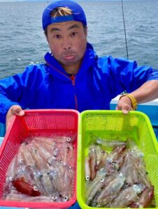 スタッフ小澤釣行記～佐島沖/マルイカ68杯～
