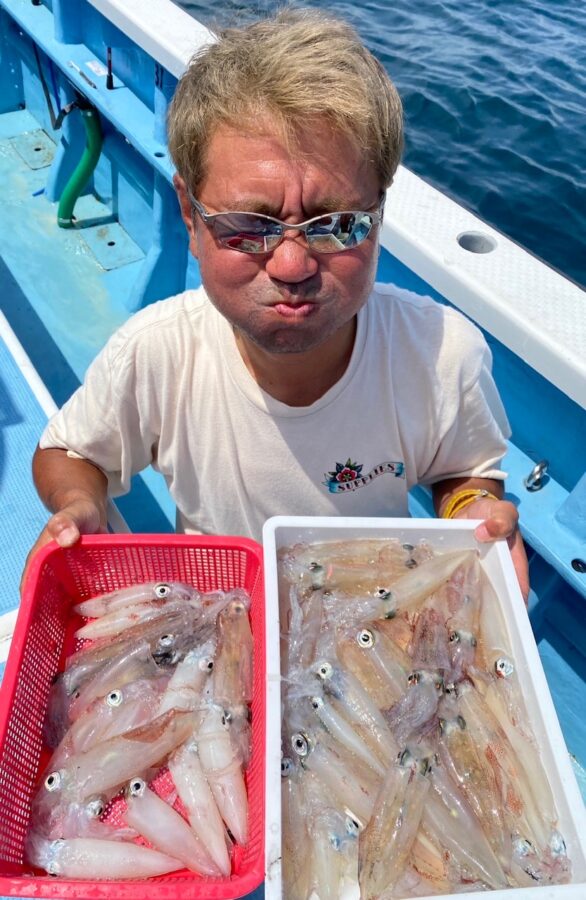 スタッフ小澤淳釣行記～佐島沖/マルイカ42杯～