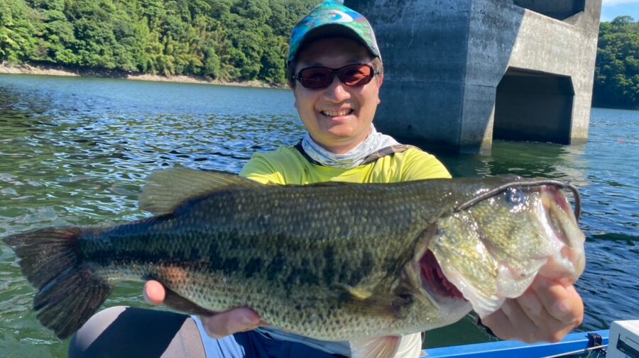 スタッフ吉田釣行記～津久井湖/ブラックバス51cm1匹と他多数～