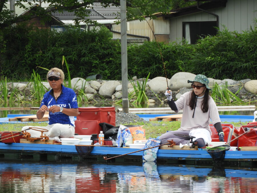 スタッフ千鮎釣行記～日光東照温泉釣り池/ヘラブナの枚数は「へら鮒9月号」にて♪～