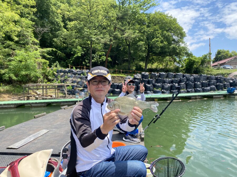 スタッフ千鮎釣行記～三名湖・大手張桟橋/ヘラブナ21枚～