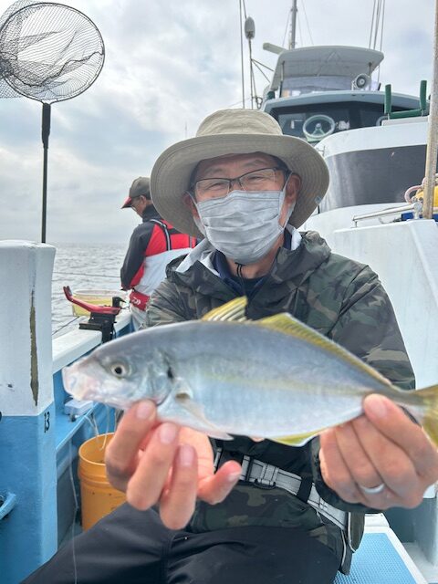 スタッフ平賀釣行記～佐島/シマアジ２匹最大43cm～
