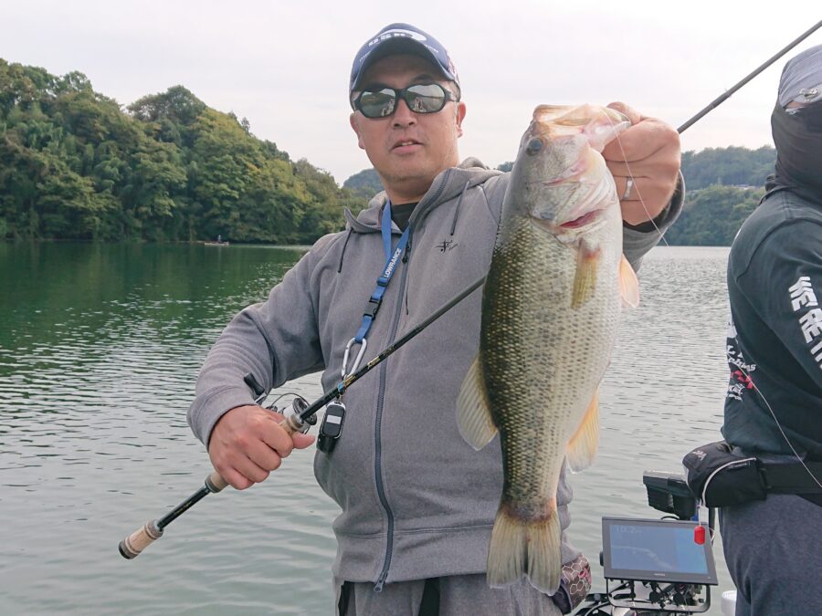 スタッフ吉田釣行記～津久井湖/ブラックバス…3人で30-47cm/8匹～