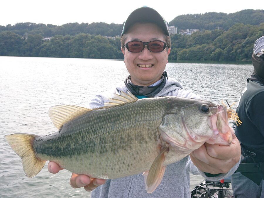 スタッフ吉田釣行記～津久井湖/ブラックバス…3人で30-47cm/8匹～