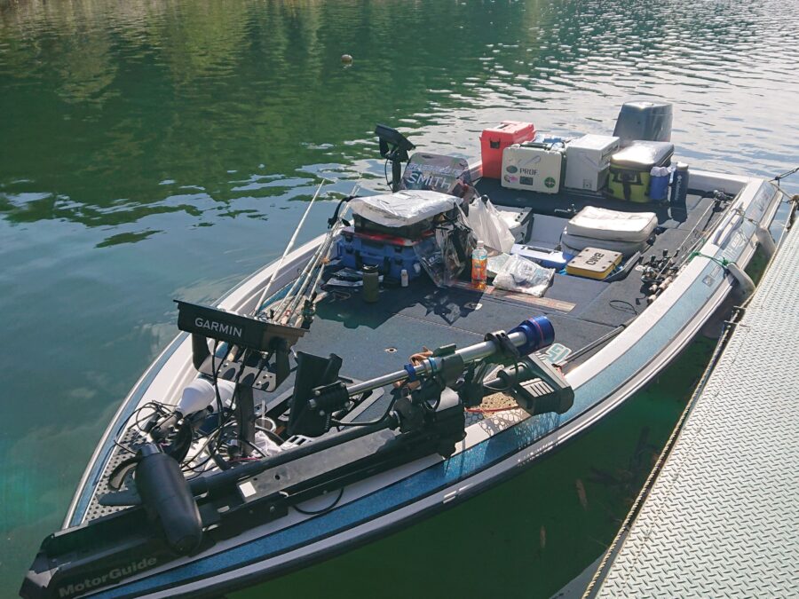 スタッフ吉田釣行記～津久井湖/ブラックバス…3人で30-47cm/8匹～