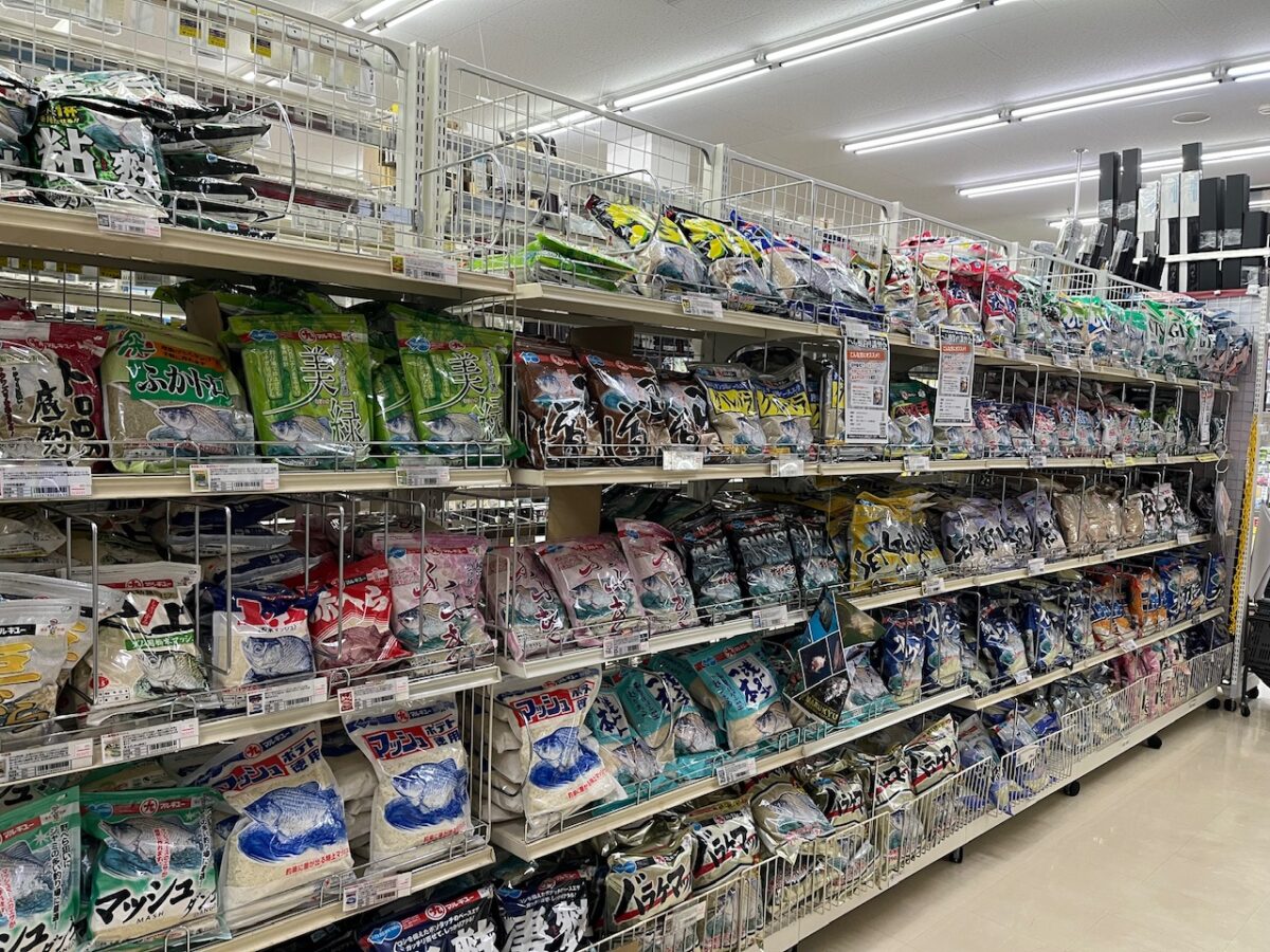 ヘラブナ釣り＆ヘラエサコーナー充実の品揃え！