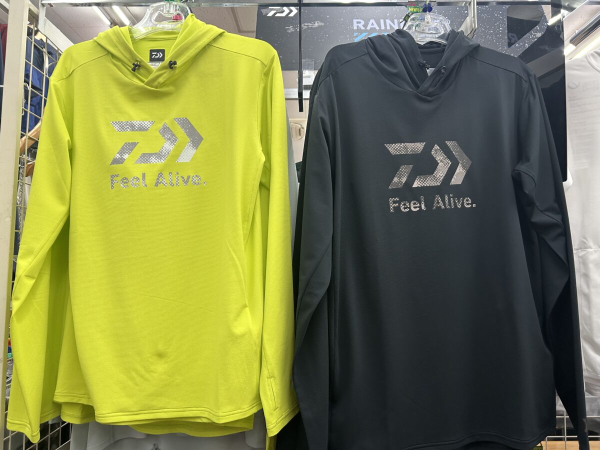 手首周りの日焼けも保護！ダイワ『DE-3525 ドライフーディー』