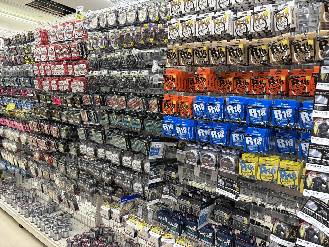 本日は雨の日開催！店内釣糸がお買い得に！