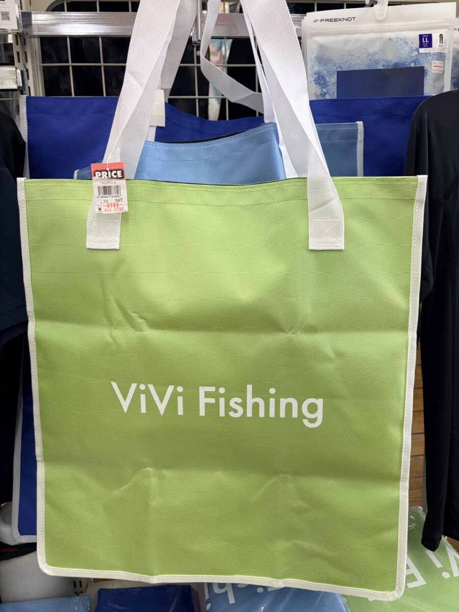 大容量防水バッグ各種、入荷しました！